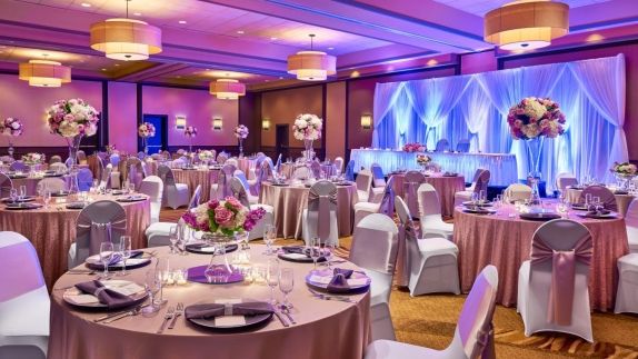 Milwaukee Wedding Venues Four Points North S Milwaukee Wedding Venue